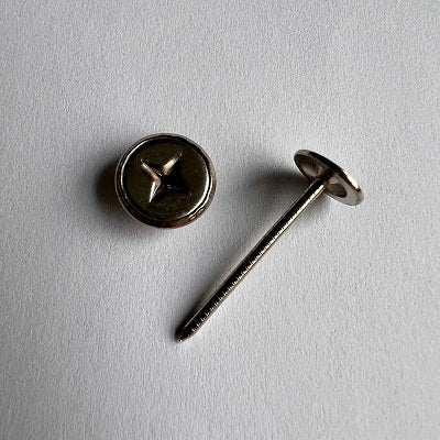 Klika - Punaise 25 mm avec capuchon pour tapis de voiture
