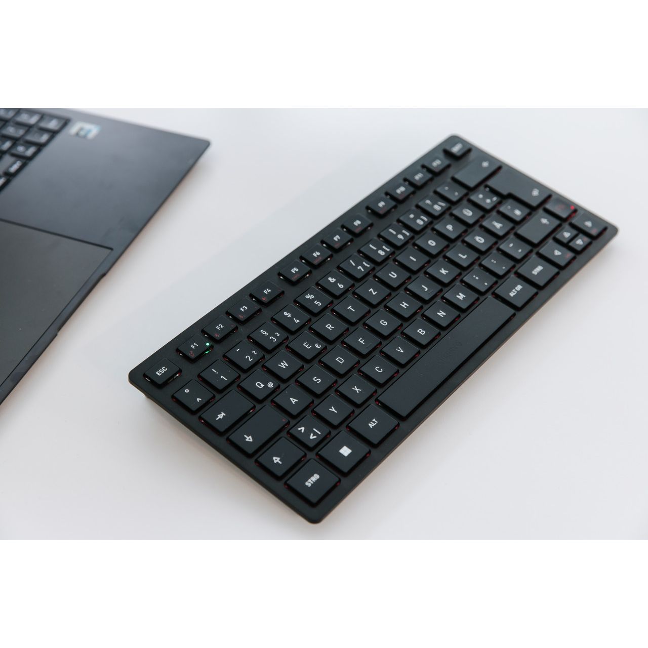 CHERRY - KW 9200 MINI toetsenbord Universeel USB + RF Wireless + Bluetooth QWERTZ Duits Zwart