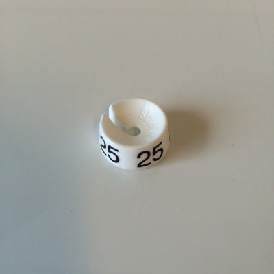 Klika -  MB wit/zwart 25 voor op kledinghanger