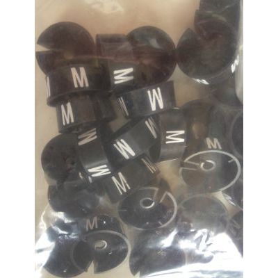 Klika -  MB zwart/wit M voor op kledinghanger