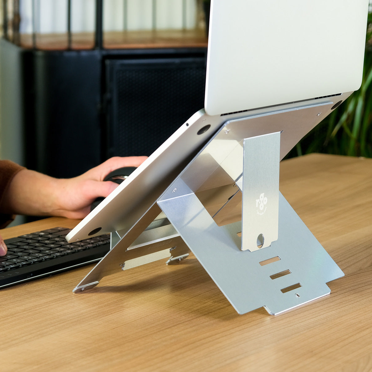 R-Go Tools -  Laptopstandaard R-Go Riser Flexible, verstelbare inklapbare laptopverhoger, ergonomisch, Hylite aluminium, zilver